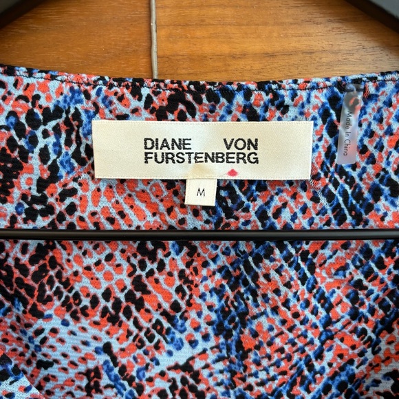 NWOT Diane von Furstenberg Roland ruched printed mesh bodysuit, Size M - Picture 10 of 15